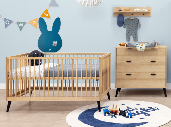 Fay 2 piece nursery furniture set with bench bed Natural/Matt Black