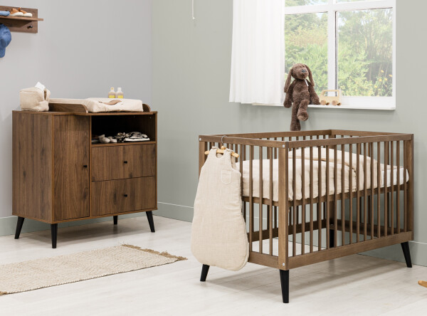 Zara 2-part nursery Walnut/Matt Black