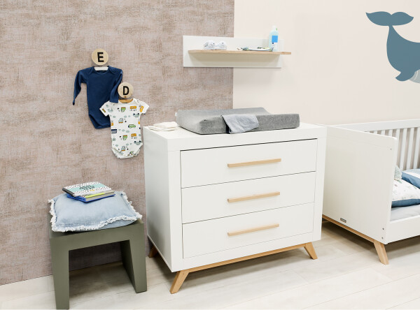 Fenna 2 piece nursery furniture set with bench bed White/Natural