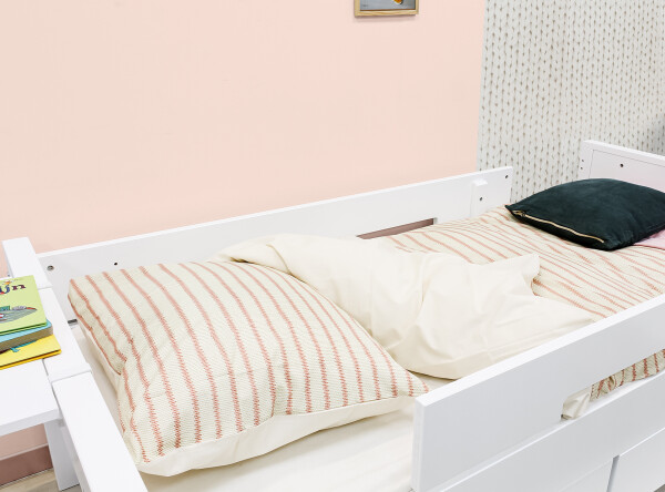 Bed 90x200 incl. 2 protection sides Combiflex White