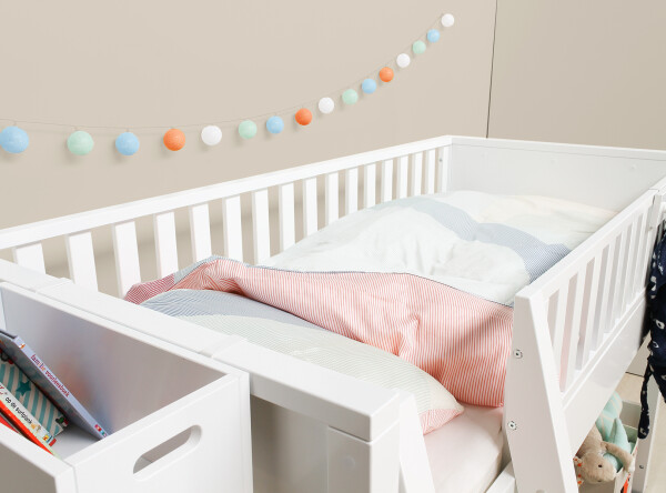 Half high sleeper 90x200 with comfort step Nordic White