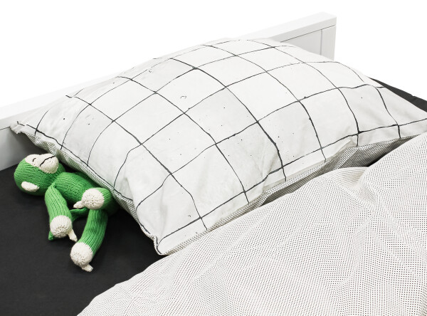 Bed 120x200 with low headend Bobby White