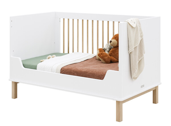 Mika 3 piece nursery furniture set with bench bed White/Oak
