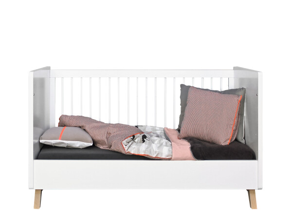 Lynn 2 piece nursery furniture set gripless with cot bed White/Naturel